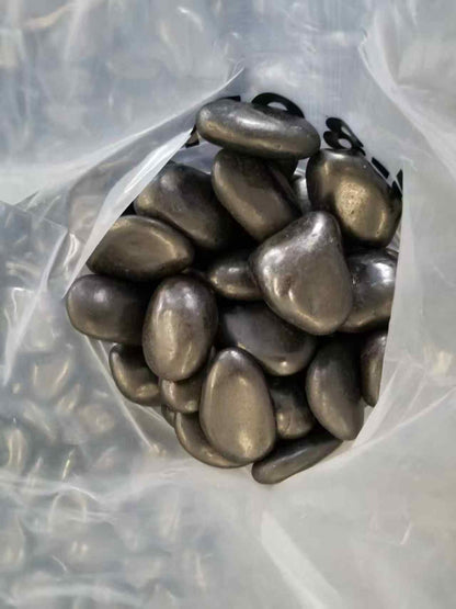 Polished Black Decorative Pebbles – 1 Tonne Bags